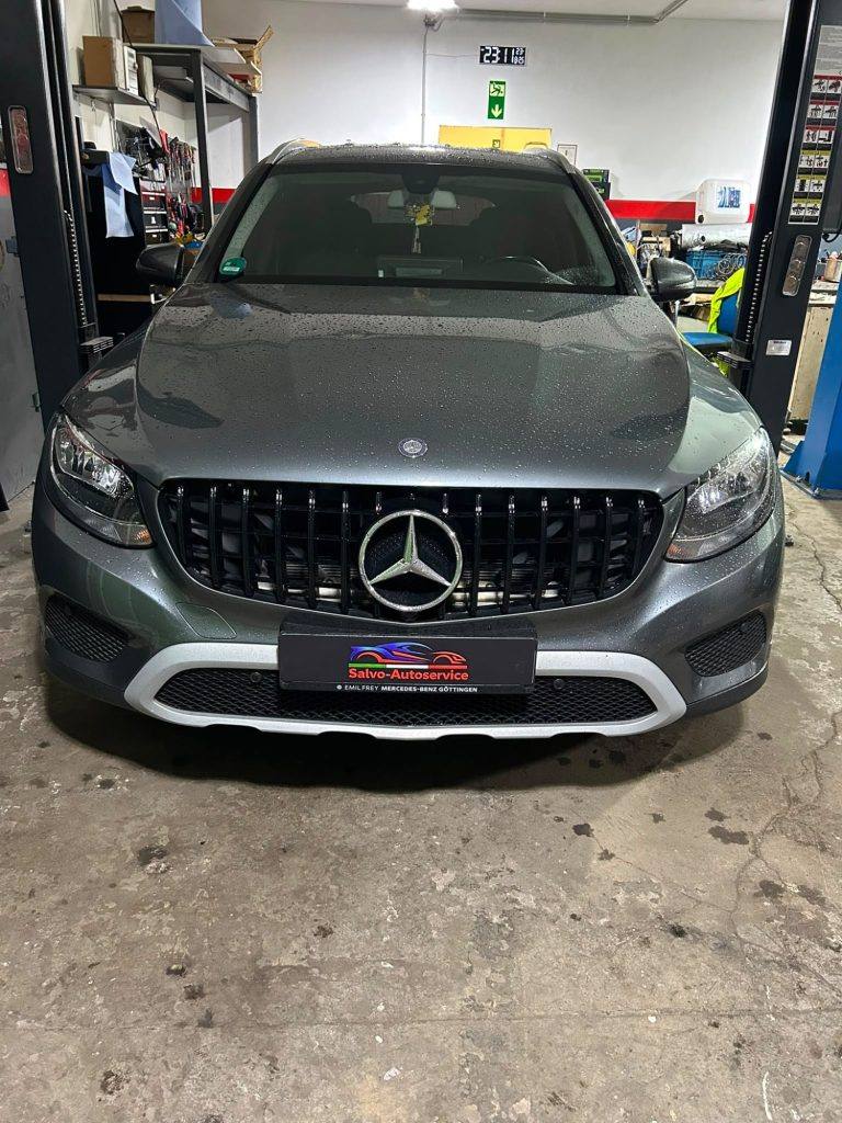 Mercedes in der Werkstatt